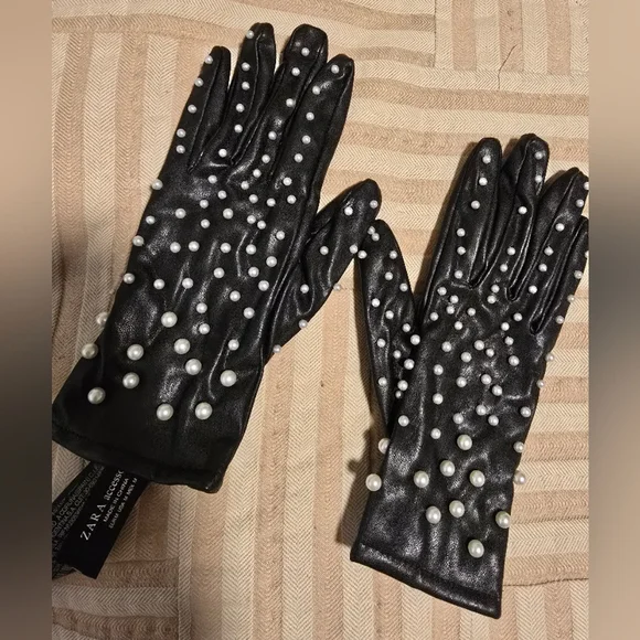 Zara Black Pearl-Embellished Gloves - Picture 1 of 4